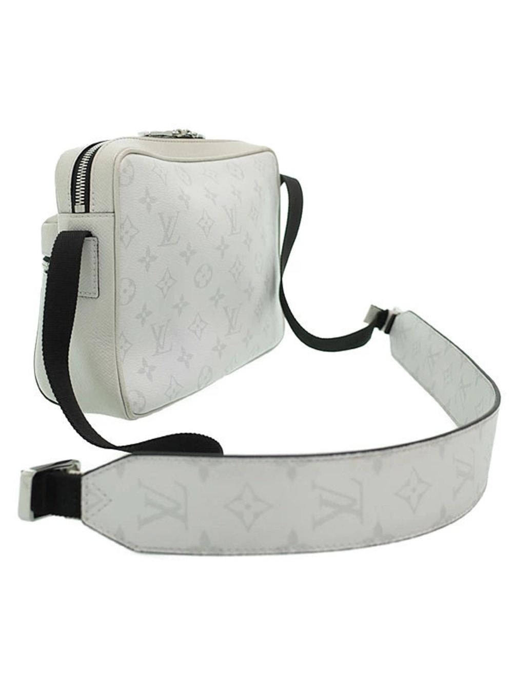 Louis Vuitton Shoulder Bag Outdoor Taigarama Messenger Black